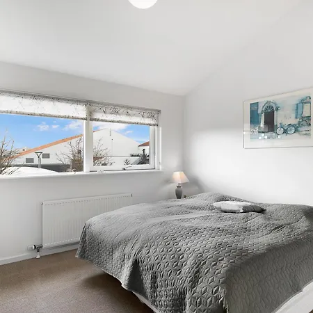 Beautiful First-row With Stunning Panoramic Views Of Cove *